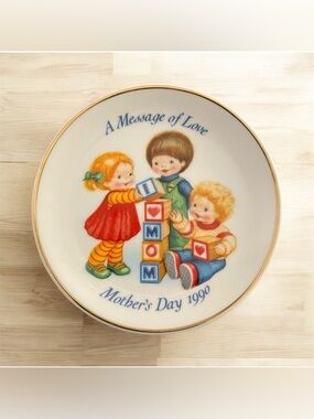 2/$25 Vintage Avon A Message of Love Mother's Day Plate 1990 I Love Mom